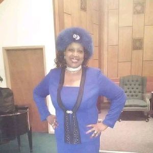 Meet your Posher, Gloria